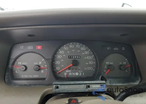 2001 Mercury Grand Marquis Gs z USA, uszkodzony, nr VIN 2MEFM74W71X699165